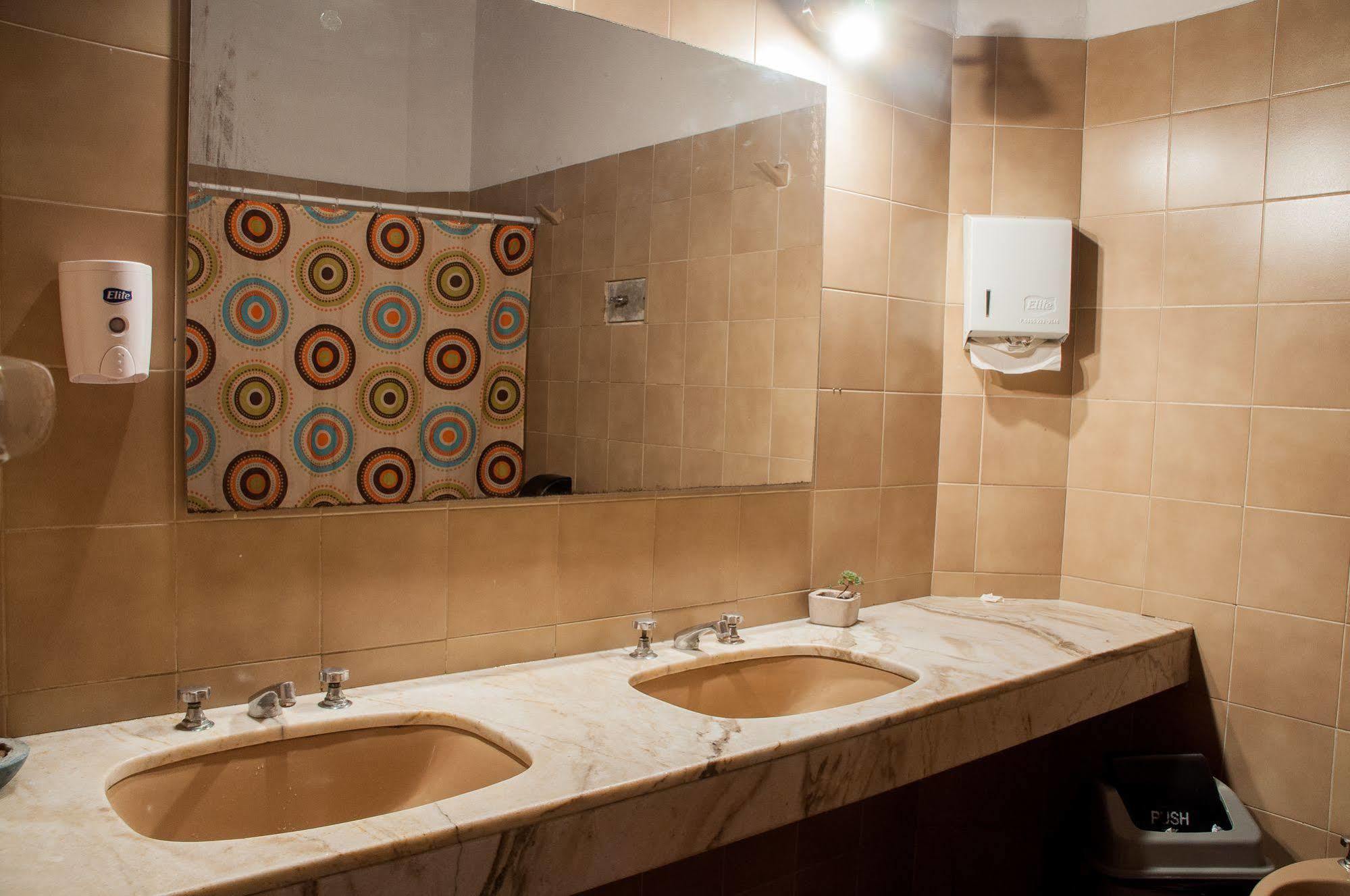 Blanes Hostel Montevideo Buitenkant foto